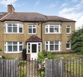 Spacious Home in London